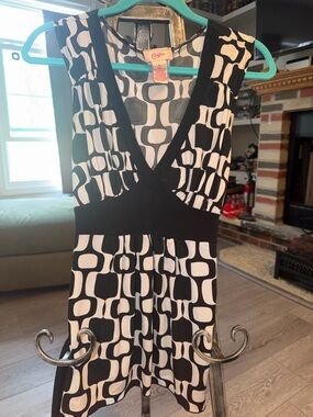 Candie's Black and White Geometric V-Neck tank with Contrast Trim